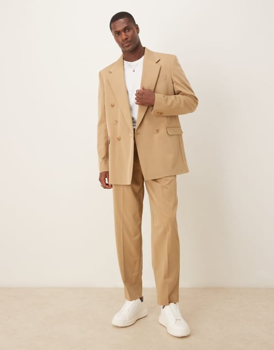 ASOS DESIGN oversized tapered kostymbyxor i kamelfärg - Image 1
