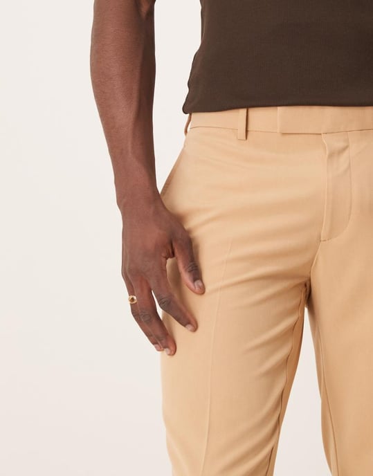 ASOS DESIGN fyrvägs stretch smal passform kostymbyxor i pebble - Image 4