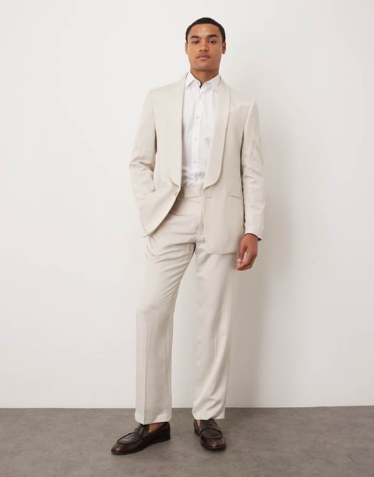 ASOS DESIGN raka ben kostymbyxor i beige satin - Image 1
