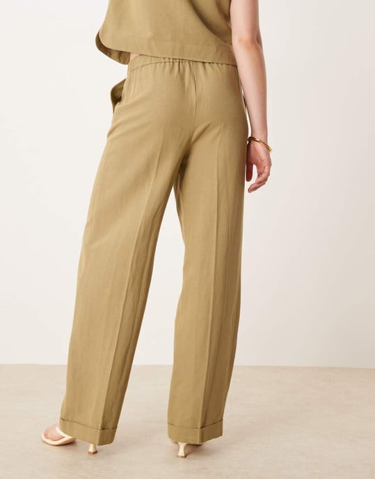 ASOS DESIGN skräddarsydda raka benbyxor i khaki - Image 3