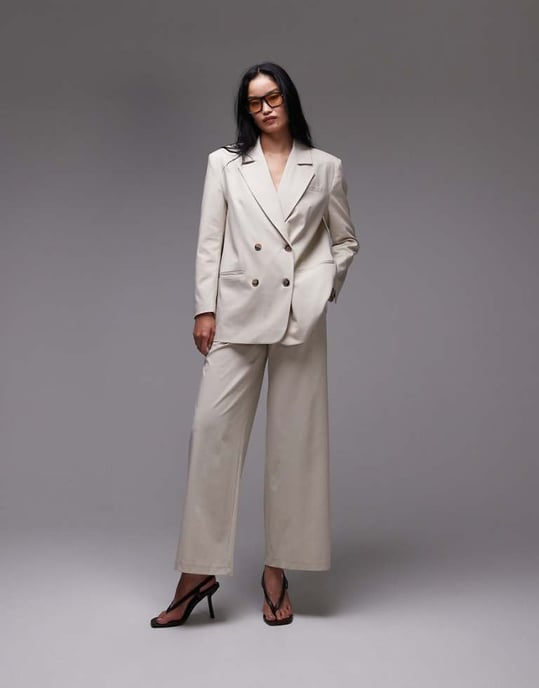 ASOS DESIGN vida byxor med skräddarsydd passform i neutral koord - Image 1