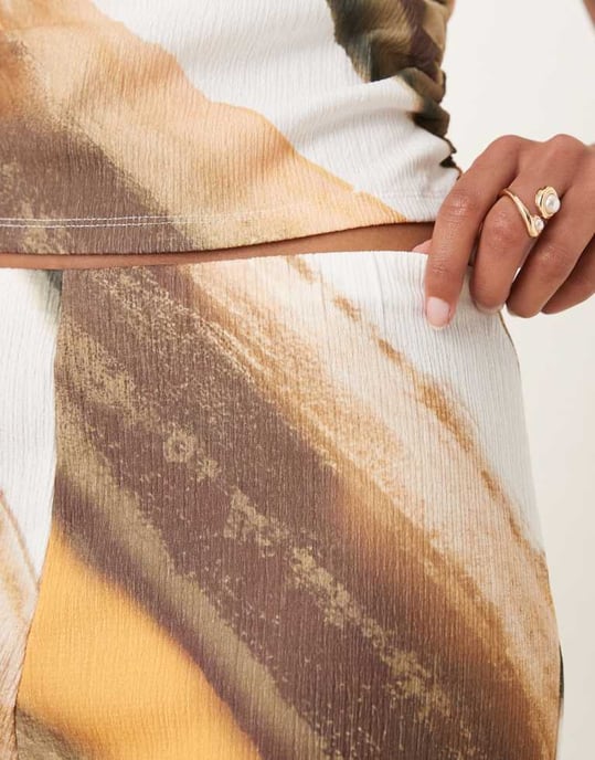 ASOS DESIGN koord bred ben krinklad byxa i abstrakt mönster - Image 2