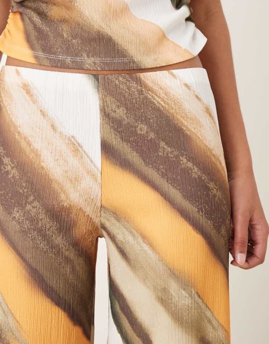 ASOS DESIGN koord bred ben krinklad byxa i abstrakt mönster - Image 4
