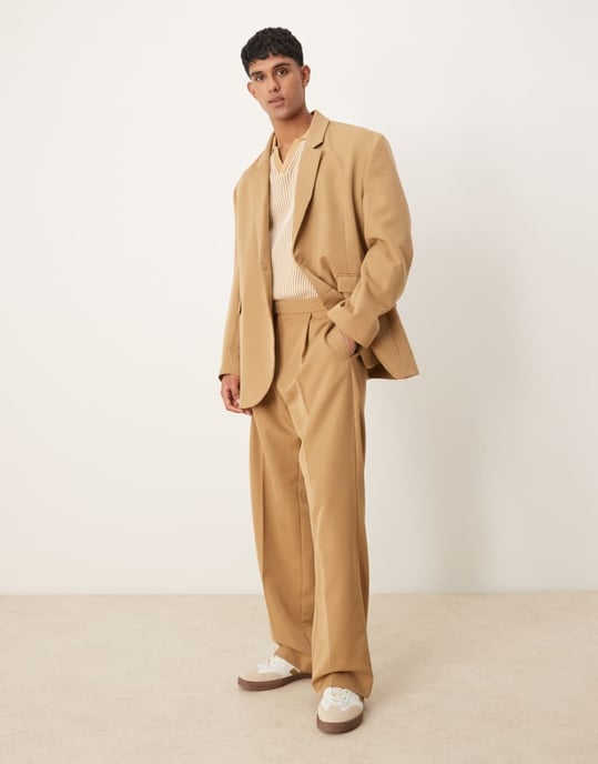 ASOS DESIGN byxdräktsbyxor med vida ben i kamelfärgad - Image 2
