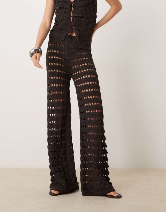 ASOS DESIGN samordnad öppen stickad byxa med scallopkant i chokladbrun - Image 3