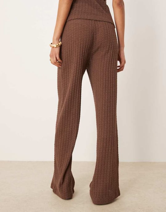ASOS DESIGN samordnad halvgenomskinlig stickad vidbyxa i choklad - Image 3