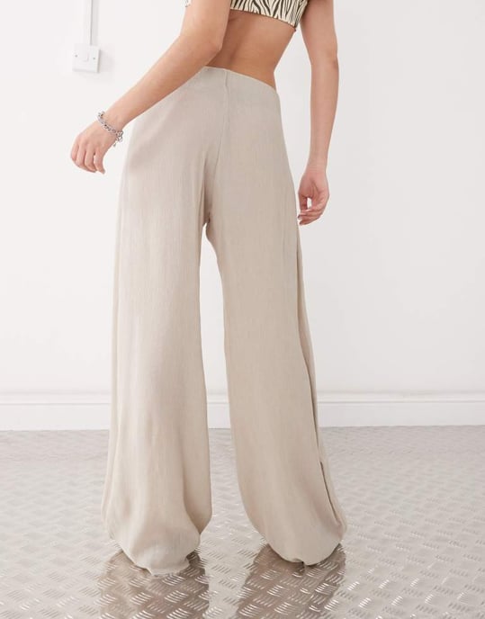 Weekday vida plisserade byxor i beige - Image 4