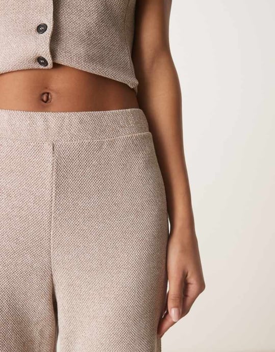 Vila texturerad jersey vida byxor set i ljus naturlig melange - Image 2