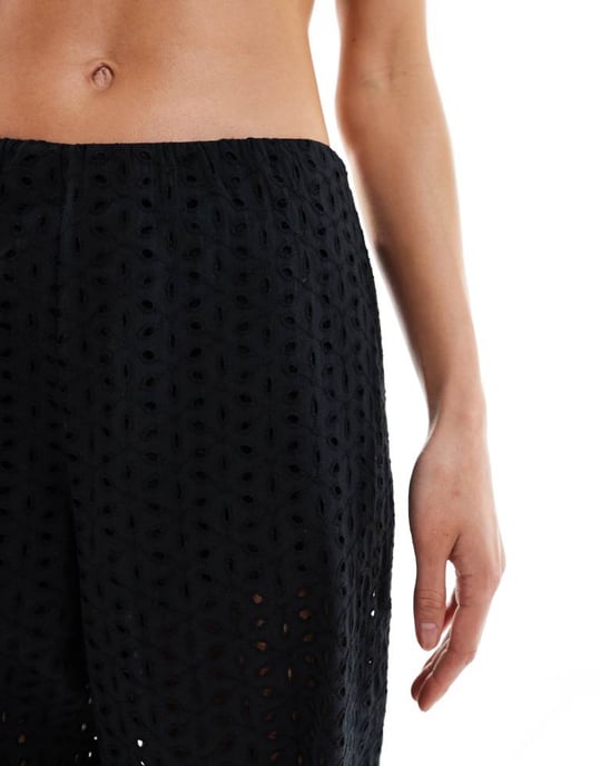 Bara pointellebyxor med shortsinlägg i svart - Image 3