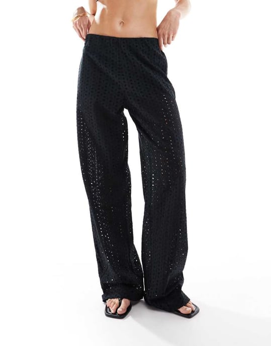 Bara pointellebyxor med shortsinlägg i svart - Image 4