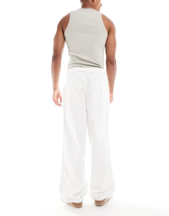 ASOS DESIGN vida byxor i ecrufärg med veck och bälte - Image 2