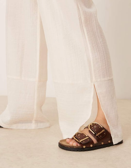 ASOS DESIGN genomskinliga texturerade vida byxor co-ord i off white - Image 3