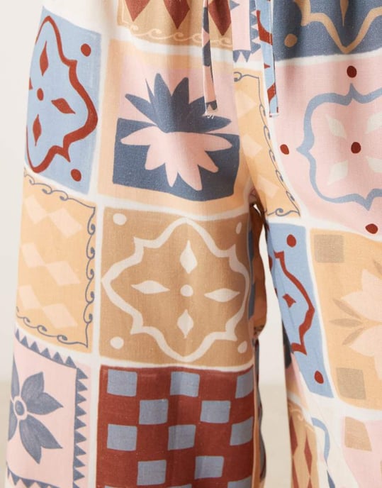 ASOS DESIGN linneblandning knyt-fram vid benbyxa i tegelmönster - Image 4