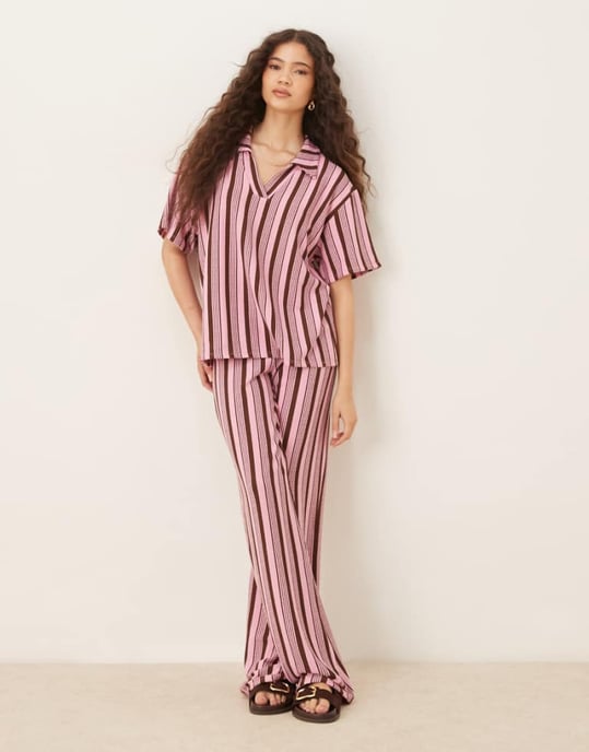 ASOS DESIGN bredbenad byxdress i rosa och chokladrand - Image 1