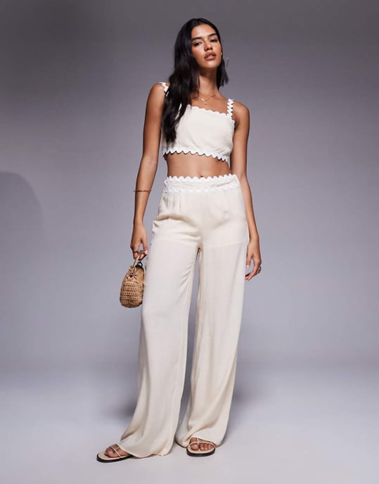 Missyempire bomull med scallopdetalj i midjan vida byxor koord i beige - Image 1