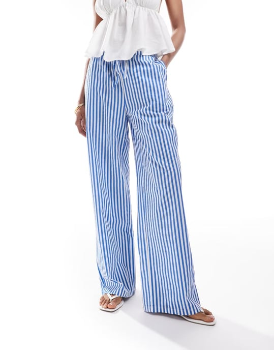 Vero Moda Tall byxa med dubbel midja och vida ben i blå rand. - Image 4