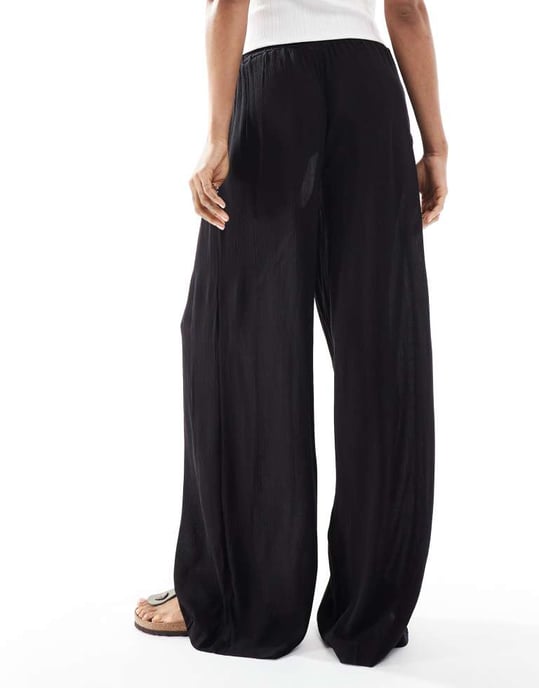Vero Moda Tall högmidjade svängda vida byxor i svart - Image 4