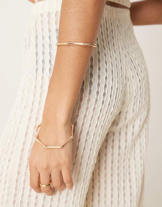 ASOS DESIGN halvgenomskinlig koordinerad texturerad virkade vida byxor i cream - Image 4