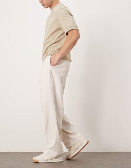 ASOS DESIGN avslappnade smarta vida byxor med framveck i beige textur och elastisk midja - Image 3
