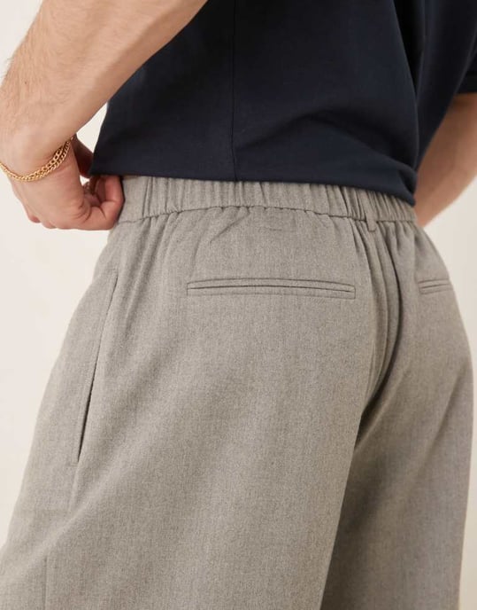 ASOS DESIGN smart vida byxor med framfåll i ulllook ljusgrå med elastisk midja - Image 4