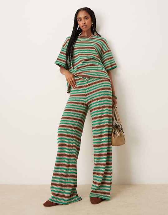 ASOS DESIGN randig vidbyxa set i grön och brun rand - Image 1