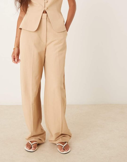 ASOS DESIGN linneblandning skräddarsydd byxa med pipa i neutral färg - Image 3