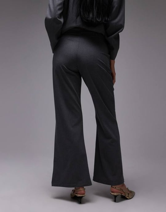 ASOS DESIGN skräddarsydd kickflare-byxa i kolgrått co ord - Image 3