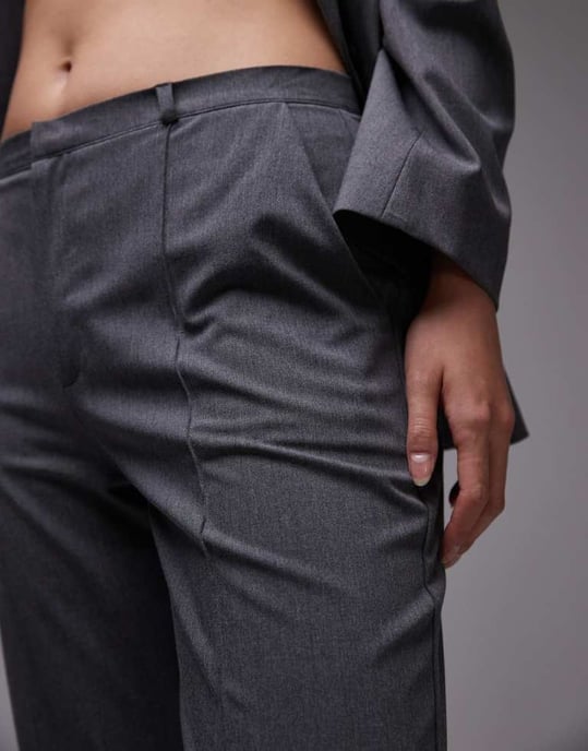 ASOS DESIGN skräddarsydd kickflare-byxa i kolgrått co ord - Image 4