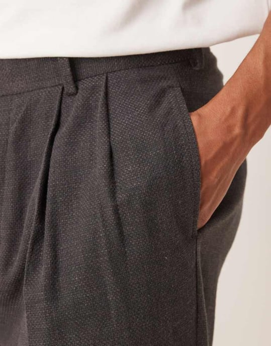 ASOS DESIGN skräddarsydda överdimensionerade tapered byxor med dubbla veck i kolgrå korgväv - Image 4