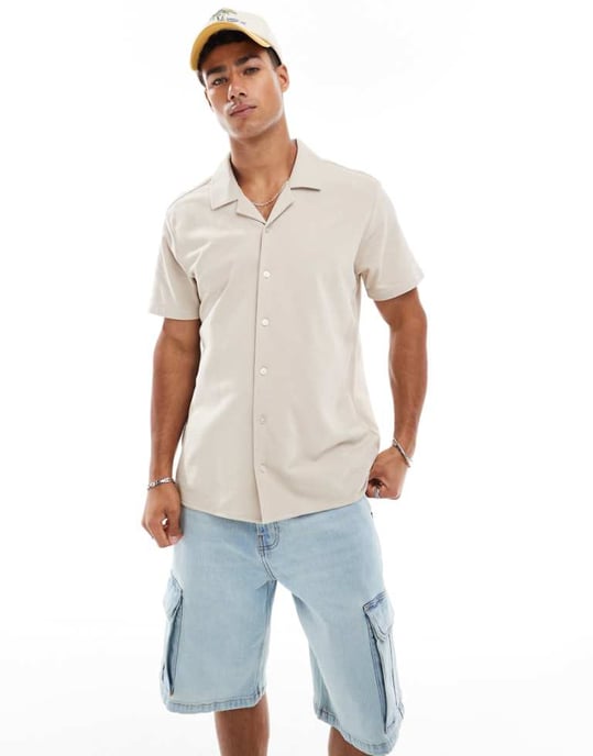 Tunn t-shirt med kort ärm i sten - Image 1