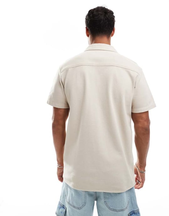 Tunn t-shirt med kort ärm i sten - Image 4