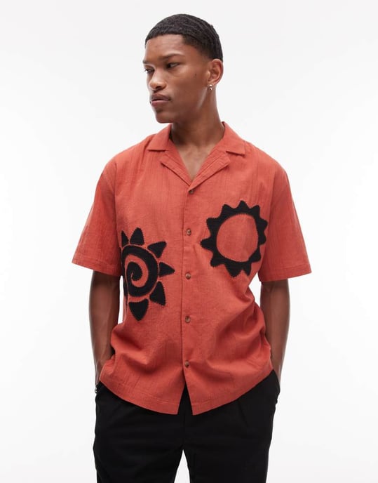 Topman kortärmad broderad solskjorta i röd - Image 3