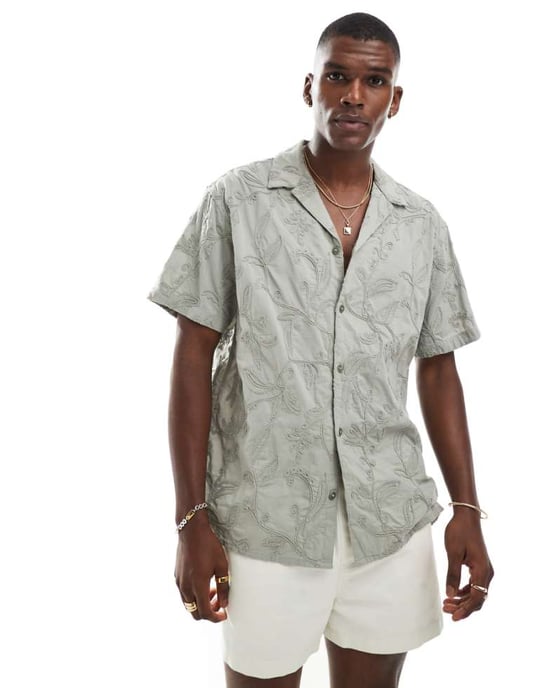 Jack & Jones broderad kortärmad skjorta i khaki - Image 1