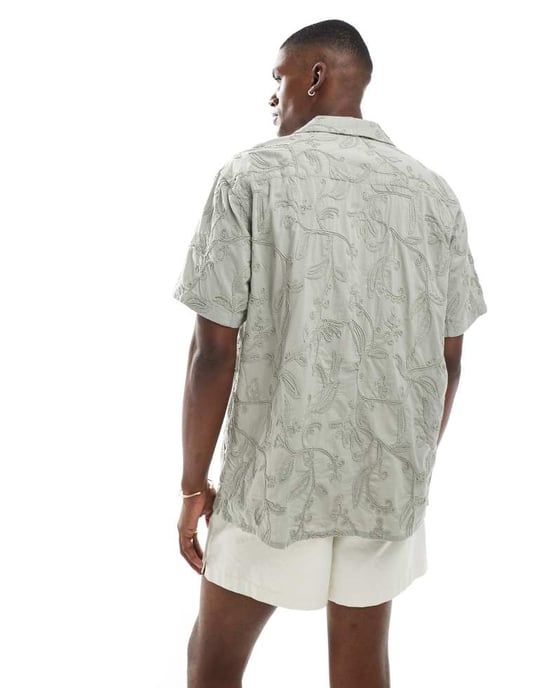 Jack & Jones broderad kortärmad skjorta i khaki - Image 4