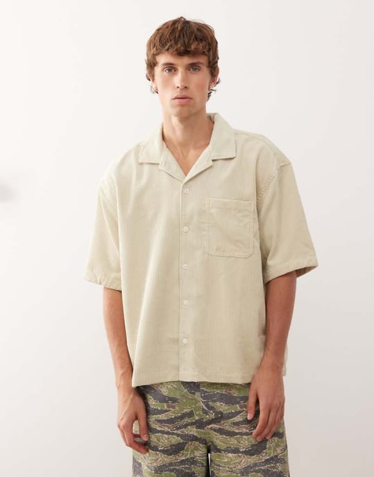 Weekday oversized kordfrotté skjorta med vikkrage i beige - Image 1