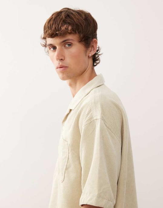 Weekday oversized kordfrotté skjorta med vikkrage i beige - Image 4