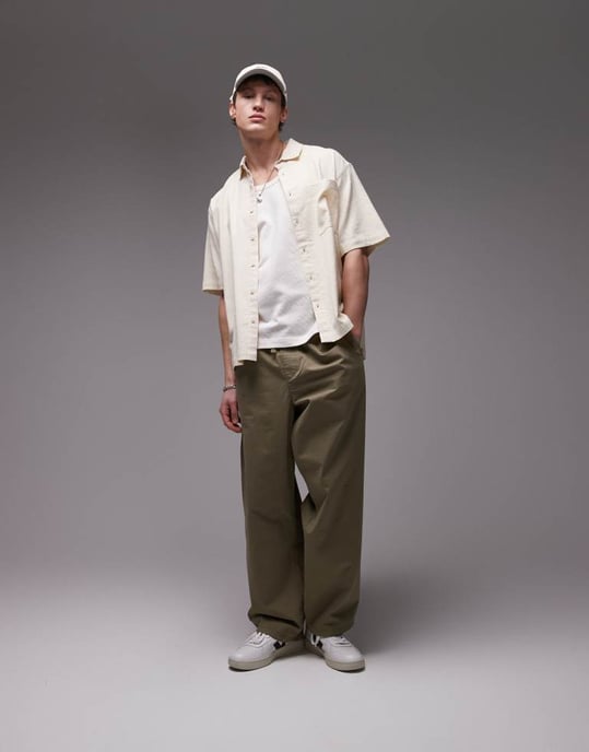 Topman kortärmad texturerad boxig skjorta i sten - Image 4