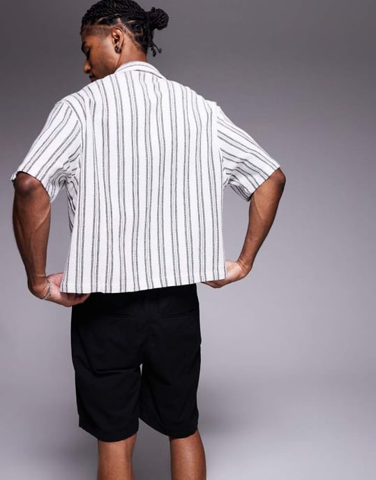 ASOS DESIGN boxy oversized virkad skjorta med broderi i svart och vitt - Image 2