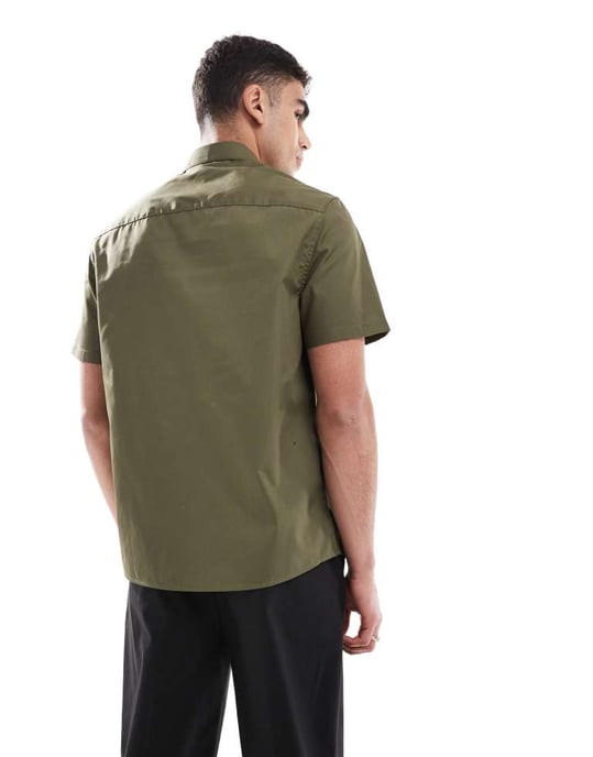 ASOS DESIGN formell lättstruken regular skjorta i khaki - Image 2