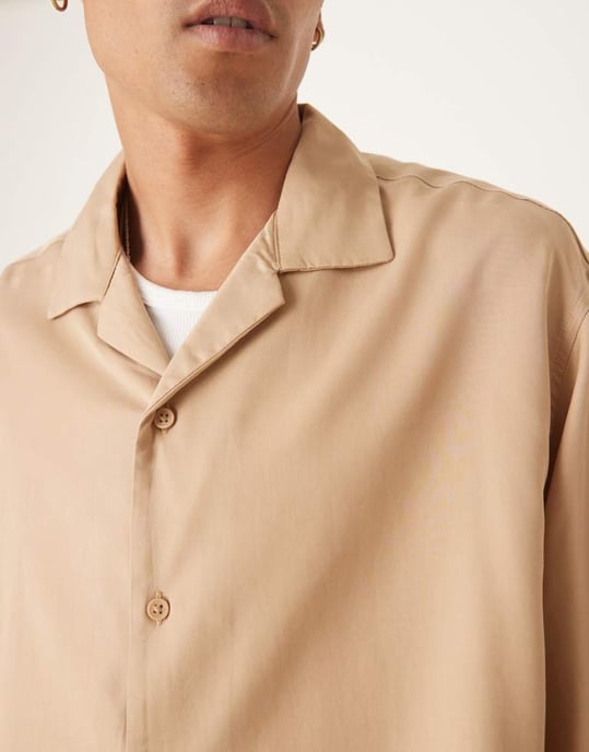 ASOS DESIGN premium oversized krage boxig skjorta i beige - Image 2