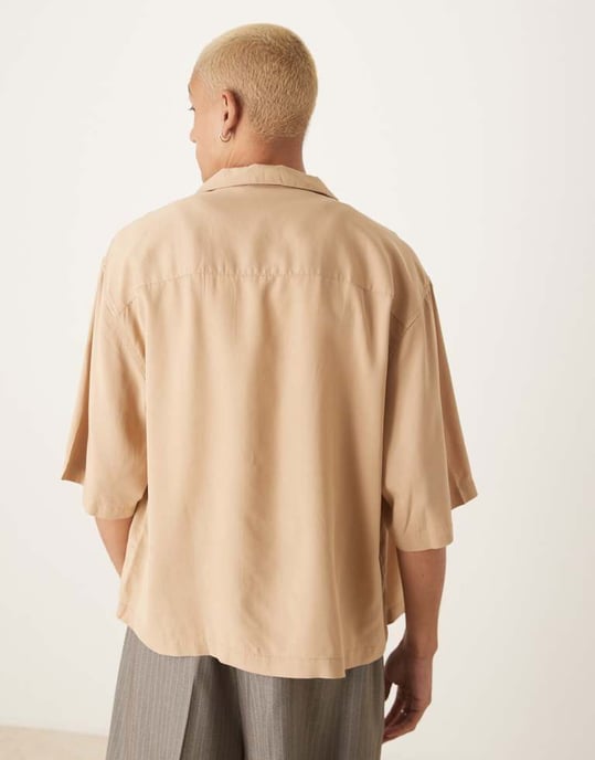 ASOS DESIGN premium oversized krage boxig skjorta i beige - Image 3