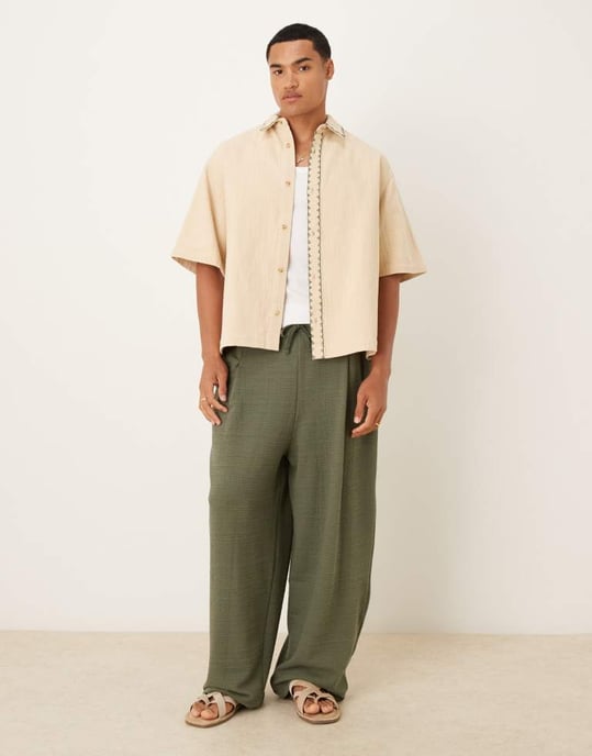 ASOS DESIGN texturerad oversize-skjorta med whip stitch-detalj i sten - Image 2