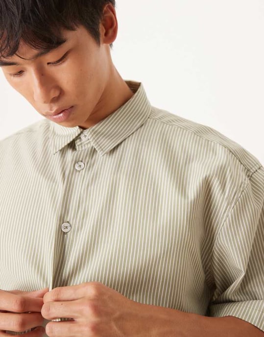 ASOS DESIGN avslappnad skjorta i khaki rand - Image 2