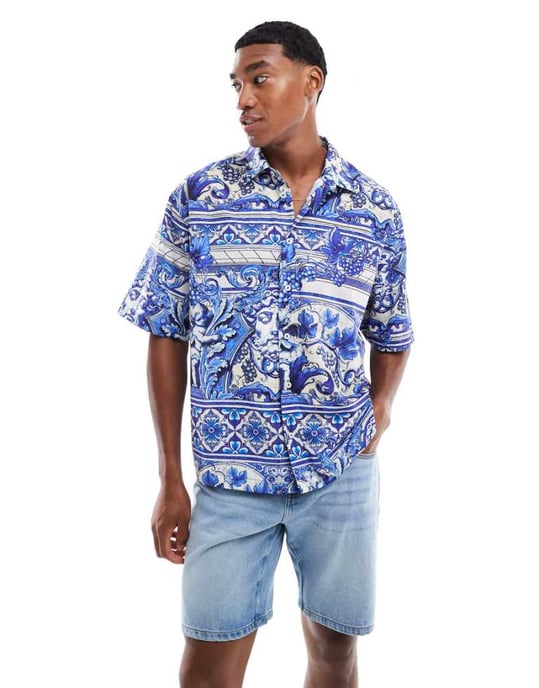 ASOS DESIGN boxy oversized tryckt skjorta i blått och vitt - Image 1