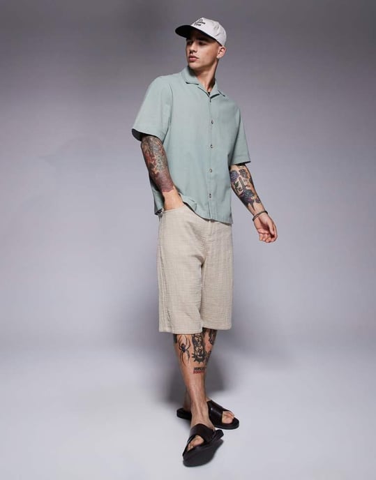 ASOS DESIGN texturerad skjorta med krage i grön - Image 2