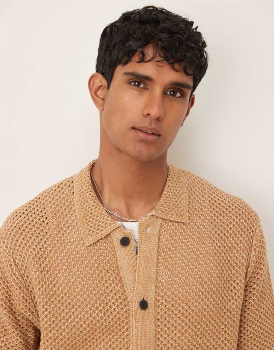 Utvaldad virkad skjorta i beige - Image 3