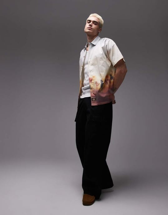 Dickies löpande vilda västern grafisk tryckt skjorta i beige - Image 3