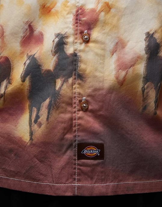 Dickies löpande vilda västern grafisk tryckt skjorta i beige - Image 4