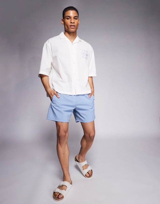 ASOS DESIGN oversized krage skjorta i krämfärgad med placeringstryck - Image 2