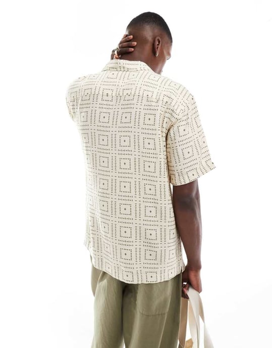 Jack & Jones oversize skjorta med kakeltryck i beige - Image 3